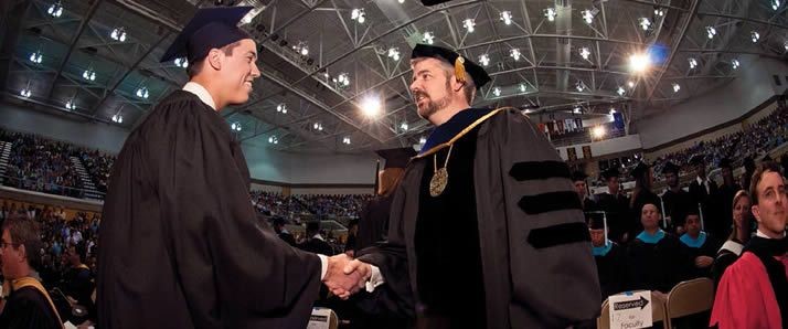 Commencement honors 850 grads