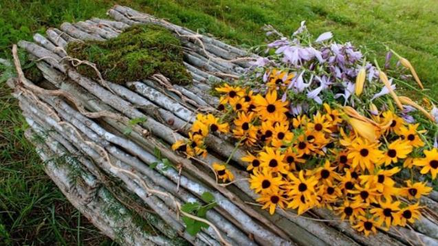 non-conventional, green burial casket